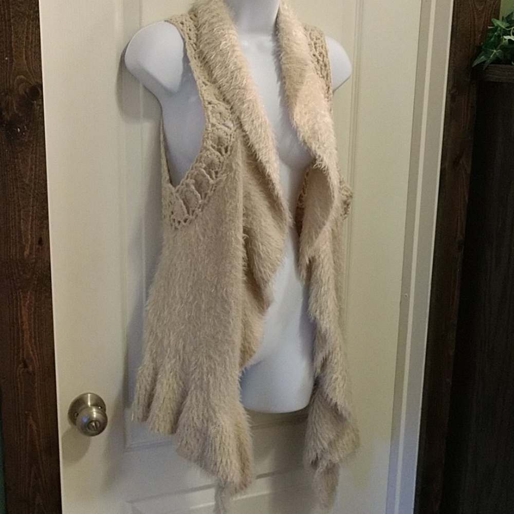 Metric sweater vest